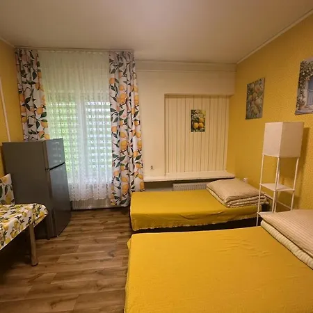 Azyl Homestay