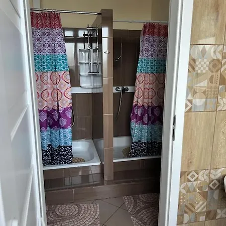 Azyl Homestay